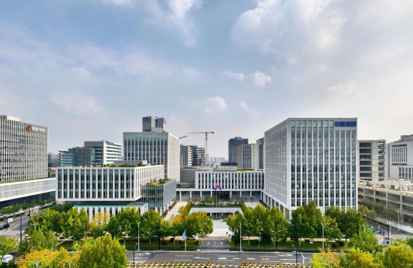 金茂棠前交房时间与物业费标准：42-58元㎡·月交付节点说明